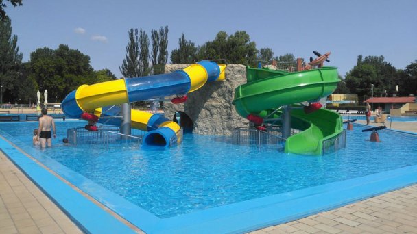 Termálne kúpalisko Štrand Emila Tatárika 2 Autor: Zdenik Dvorka Zdroj: https://slovenskycestovatel.sk/item/termalne-kupalisko-strand-emila-tatarika Termálne kúpalisko Štrand Emila Tatárika 2 Autor: Zdenik Dvorka Zdroj: https://slovenskycestovatel.sk/item/termalne-kupalisko-strand-emila-tatarika