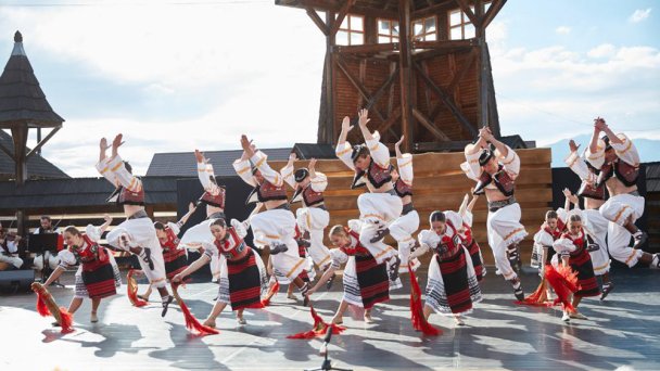 Folklórny festival Východná Zdroj: http://www.festivalvychodna.sk/2020/fotky/galeria/ Folklórny festival Východná Zdroj: http://www.festivalvychodna.sk/2020/fotky/galeria/
