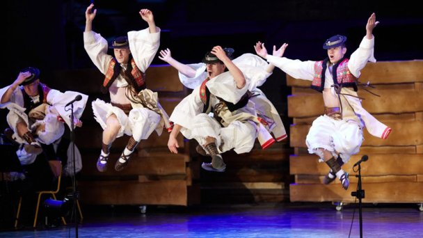 Folklórny festival Východná Zdroj: http://www.festivalvychodna.sk/2020/fotky/galeria/ Folklórny festival Východná Zdroj: http://www.festivalvychodna.sk/2020/fotky/galeria/