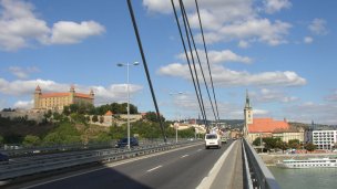 Most SNP Bratislava 2 Zdroj: https://sk.wikipedia.org/wiki/Most_SNP