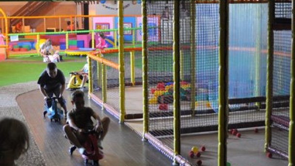Funville 5 Zdroj: https://scontent-vie1-1.xx.fbcdn.net/v/t1.0-9/312091_237258819659873_1408766948_n.jpg?_nc_cat=106&_nc_sid=e007fa&_nc_oc=AQm9kcDsXabEL7KlxI8Jb5ze3--br4-NcRotmhr6lYpOYlHf__F5kbFzTifmkbUnQ6I&_nc_ht=scontent-vie1-1.xx&oh=2eb50b1ec4bafedcc1503bca44a37ea6&oe=5ECC1BB0&dl=1 Funville 5 Zdroj: https://scontent-vie1-1.xx.fbcdn.net/v/t1.0-9/312091_237258819659873_1408766948_n.jpg?_nc_cat=106&_nc_sid=e007fa&_nc_oc=AQm9kcDsXabEL7KlxI8Jb5ze3--br4-NcRotmhr6lYpOYlHf__F5kbFzTifmkbUnQ6I&_nc_ht=scontent-vie1-1.xx&oh=2eb50b1ec4bafedcc1503bca44a37ea6&oe=5ECC1BB0&dl=1