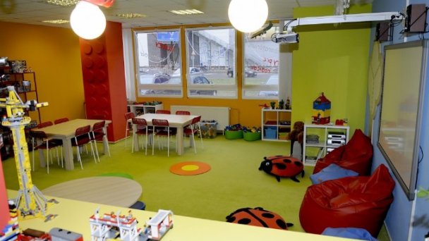 KreaTivo 5 Zdroj: https://kreativotn.sk/prezentacia/# KreaTivo 5 Zdroj: https://kreativotn.sk/prezentacia/#