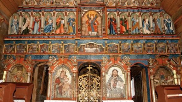 Kostol Ochrany Presvätej Bohorodičky Miroľa - interiér Autor: Mária Žarnayová Zdroj: http://www.drevenechramy.sk/media/big/galery_image_213.jpg