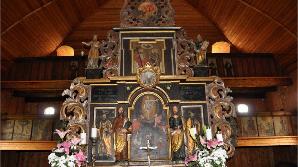 Artikulárny drevený kostol 5 Autor: János Korom Dr. Zdroj: https://sk.wikipedia.org/wiki/Sv%C3%A4t%C3%BD_Kr%C3%AD%C5%BE_(okres_Liptovsk%C3%BD_Mikul%C3%A1%C5%A1)
