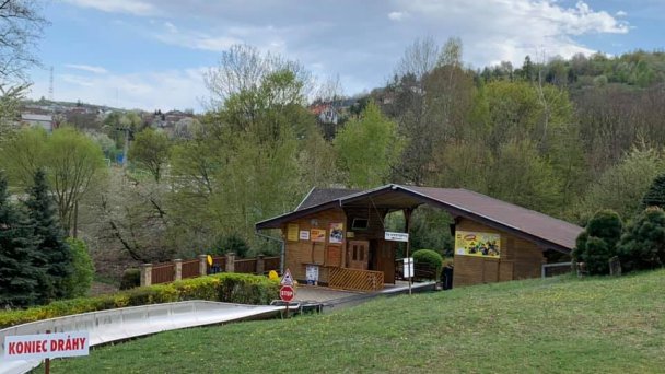 Bobová dráha kavečany Zdroj: https://scontent-vie1-1.xx.fbcdn.net/v/t1.0-9/94252864_3756265937777788_6471231154778275840_n.jpg?_nc_cat=110&_nc_sid=110474&_nc_oc=AQlljhKXhzApkkc9OkCsH_QBnP9AtAHTXkGSfF0cOTDdlq6aUdDkR2QHZ1f6fhnDt9E&_nc_ht=scontent-vie1-1.xx&oh=323e60884fa07679d5183d422dc33801&oe=5ECF3C05&dl=1 Bobová dráha kavečany Zdroj: https://scontent-vie1-1.xx.fbcdn.net/v/t1.0-9/94252864_3756265937777788_6471231154778275840_n.jpg?_nc_cat=110&_nc_sid=110474&_nc_oc=AQlljhKXhzApkkc9OkCsH_QBnP9AtAHTXkGSfF0cOTDdlq6aUdDkR2QHZ1f6fhnDt9E&_nc_ht=scontent-vie1-1.xx&oh=323e60884fa07679d5183d422dc33801&oe=5ECF3C05&dl=1