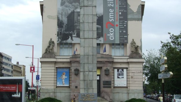 Slovenské národné múzeum (SNM) Bratislava 2 Zdroj: https://sk.wikipedia.org/wiki/Slovensk%C3%A9_n%C3%A1rodn%C3%A9_m%C3%BAzeum