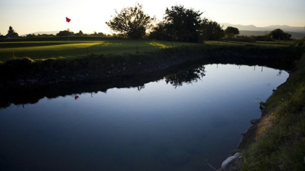 Golfové ihrisko Adama 2 Zdroj: https://www.travelguide.sk/svk/turisticke-zaujimavosti/golfovy-klub-agama_59_1.html