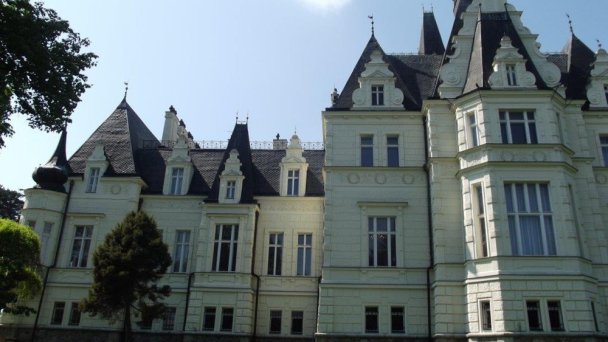 Budmerický kaštieľ Autor: hrady-zamky.sk Zdroj: https://www.hrady-zamky.sk/obrazky/budmericky-zamok/budmericky-zamok15.jpg Budmerický kaštieľ Autor: hrady-zamky.sk Zdroj: https://www.hrady-zamky.sk/obrazky/budmericky-zamok/budmericky-zamok15.jpg