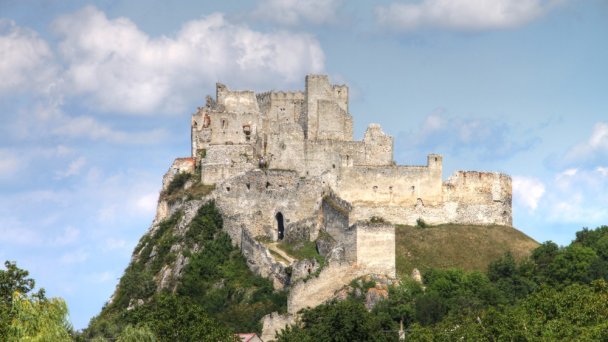 Hrad Beckov Autor: Klearchos Kapoutsis Zdroj: https://www.flickr.com/photos/klearchos/4333222633/sizes/l/