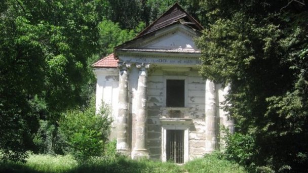 Kaplnka Autor: hrady-zamky.sk Zdroj: https://www.hrady-zamky.sk/cabrad/#history-12 Kaplnka Autor: hrady-zamky.sk Zdroj: https://www.hrady-zamky.sk/cabrad/#history-12