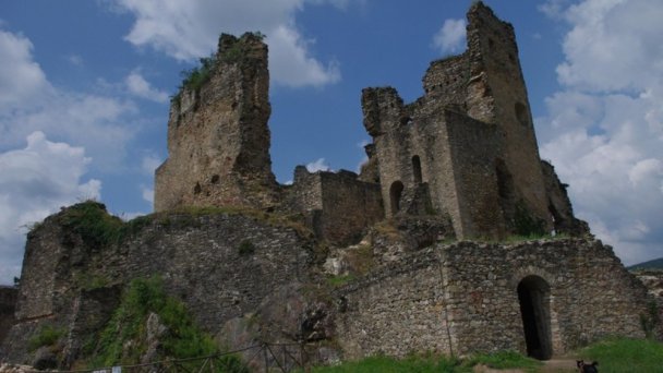 Hrad Divin 1 Autor: hrady-zamky.sk Zdroj: https://www.hrady-zamky.sk/divin/