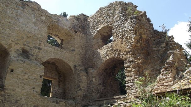 Hrad Lietava Autor: hrady-zamky.sk Zdroj: https://www.hrady-zamky.sk/lietava/#history-18