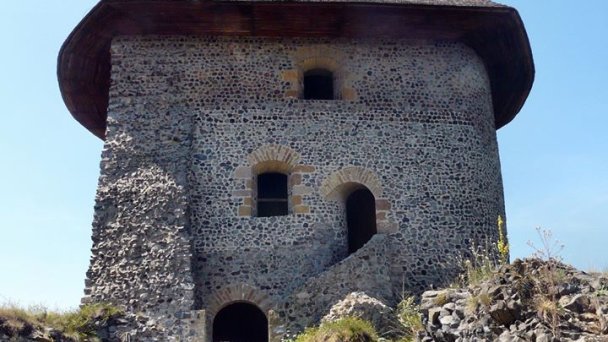 Hrad Šomoška Zdroj: https://scontent-vie1-1.xx.fbcdn.net/v/t1.0-9/p720x720/67538688_477937506098136_6304394090762993664_o.jpg?_nc_cat=105&_nc_sid=e007fa&_nc_ohc=UFhcF17aH6IAX_Muj0Y&_nc_ht=scontent-vie1-1.xx&_nc_tp=6&oh=7d7951a78420628e7fa8d18a92a9f5b7&oe=5EDF6376 Hrad Šomoška Zdroj: https://scontent-vie1-1.xx.fbcdn.net/v/t1.0-9/p720x720/67538688_477937506098136_6304394090762993664_o.jpg?_nc_cat=105&_nc_sid=e007fa&_nc_ohc=UFhcF17aH6IAX_Muj0Y&_nc_ht=scontent-vie1-1.xx&_nc_tp=6&oh=7d7951a78420628e7fa8d18a92a9f5b7&oe=5EDF6376