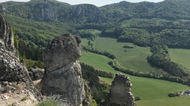 Hrad Súľov Autor: Tatiana Žifčáková Zdroj: Vlastné spracovanie