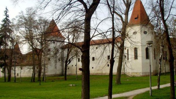 Kežmarský hrad 4 Zdroj: https://www.kezmarok.sk/portals_pictures/i_004377/i_4377478.jpg Kežmarský hrad 4 Zdroj: https://www.kezmarok.sk/portals_pictures/i_004377/i_4377478.jpg