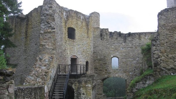 Hrad Likava Autor: hrady-zamky.sk Zdroj: https://www.hrady-zamky.sk/obrazky/likava/likava6.jpg Hrad Likava Autor: hrady-zamky.sk Zdroj: https://www.hrady-zamky.sk/obrazky/likava/likava6.jpg