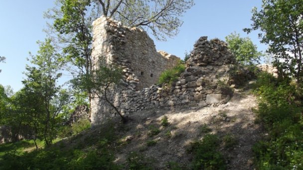 Hrad Muráň Autor: hrady-zamky.sk Zdroj: https://www.hrady-zamky.sk/obrazky/muran/muran4.jpg