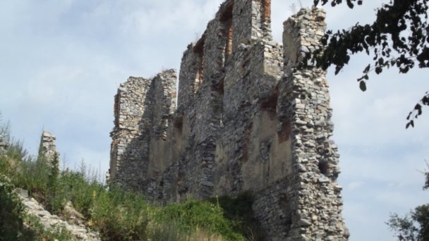 hrad oponice 2 Autor: hrady-zamky.sk Zdroj: https://www.hrady-zamky.sk/obrazky/oponicky-hrad/oponicky-hrad8.jpg hrad oponice 2 Autor: hrady-zamky.sk Zdroj: https://www.hrady-zamky.sk/obrazky/oponicky-hrad/oponicky-hrad8.jpg