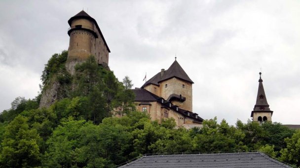 Oravský hrad Autor: Jan kaláb Zdroj: https://www.flickr.com/photos/pitel/9374771369/in/photolist-XmptDr-Xmptqk-fhq9V8-fhEqch-fhq9NP-fhq9Hv-fhq9Lp-fhq9Tn-fhEqd5-fhEqeY-fhq9DT-fhEqf9-fhEqeJ-fhEq2b-fhq9Gz-vYMfQw-vYM6LE-wfJHWE-vjnjmm-vYM4Es-wgPPWZ-vjvUmi-vYTJtr-wgQ3pz Oravský hrad Autor: Jan kaláb Zdroj: https://www.flickr.com/photos/pitel/9374771369/in/photolist-XmptDr-Xmptqk-fhq9V8-fhEqch-fhq9NP-fhq9Hv-fhq9Lp-fhq9Tn-fhEqd5-fhEqeY-fhq9DT-fhEqf9-fhEqeJ-fhEq2b-fhq9Gz-vYMfQw-vYM6LE-wfJHWE-vjnjmm-vYM4Es-wgPPWZ-vjvUmi-vYTJtr-wgQ3pz