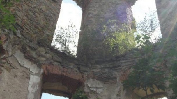 Hrad Plaveč Autor: hrady-zamky.sk Zdroj: https://www.hrady-zamky.sk/obrazky/plavec/plavec6.jpg Hrad Plaveč Autor: hrady-zamky.sk Zdroj: https://www.hrady-zamky.sk/obrazky/plavec/plavec6.jpg