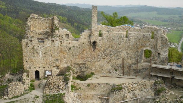 Považský hrad Autor: Dado Baca Zdroj: https://www.flickr.com/photos/119323155@N06/26532966391/sizes/l/ Považský hrad Autor: Dado Baca Zdroj: https://www.flickr.com/photos/119323155@N06/26532966391/sizes/l/