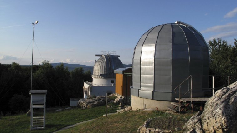 AGO observatórium Modra - Piesok 1 Zdroj: https://sk.wikipedia.org/wiki/Astronomické_observatórium_Modra