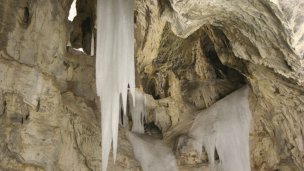 Demänovská ľadová jaskyňa 4 Autor: jojo Zdroj: https://slovenskycestovatel.sk/item/demanovska-ladova-jaskyna