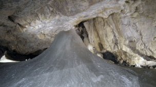 Dobšinská ľadová jaskyňa 4 Autor: Dariusz Wózniak Zdroj: https://slovenskycestovatel.sk/item/dobsinska-ladova-jaskyna
