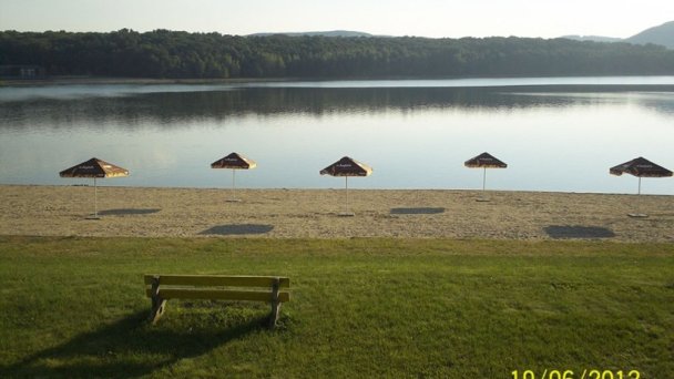 Vodná nádrž Teplý vrch 2 Zdroj: https://www.travelguide.sk/svk/turisticke-zaujimavosti/vodna-nadrz-teply-vrch_270_1.html Vodná nádrž Teplý vrch 2 Zdroj: https://www.travelguide.sk/svk/turisticke-zaujimavosti/vodna-nadrz-teply-vrch_270_1.html
