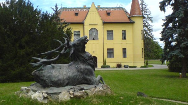 Kaštieľ Topoľčianky 4 Zdroj: https://sk.wikipedia.org/wiki/Topoľčany Kaštieľ Topoľčianky 4 Zdroj: https://sk.wikipedia.org/wiki/Topoľčany