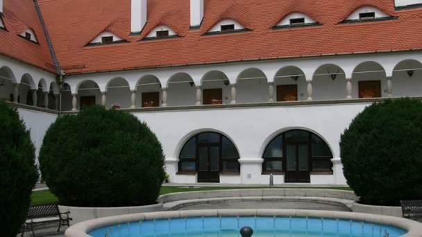 Kaštieľ Topoľčianky 5 Zdroj: https://sk.wikipedia.org/wiki/Topoľčany Kaštieľ Topoľčianky 5 Zdroj: https://sk.wikipedia.org/wiki/Topoľčany