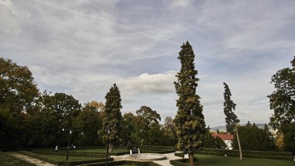 Zámocký park Hlohovec 3 Zdroj: https://www.naspark.sk/web/sk/park/15-zamocky-park-hlohovec
