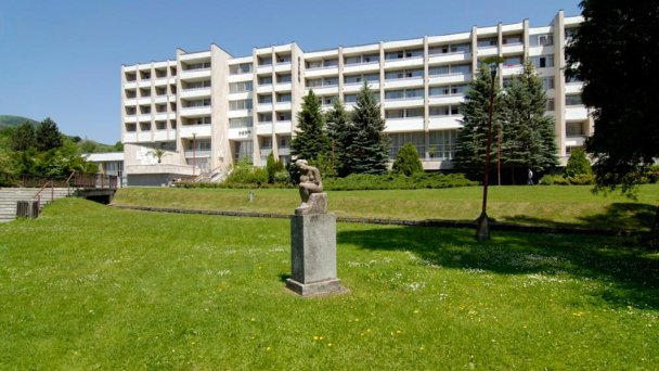 Kúpeľný park Bardejovské Kúpele 3 Autor: Michal a Peter Holent, fotopress.sk Zdroj: https://bardejov.travel/sk/ma_podmanivu_kupelnu_architekturu Kúpeľný park Bardejovské Kúpele 3 Autor: Michal a Peter Holent, fotopress.sk Zdroj: https://bardejov.travel/sk/ma_podmanivu_kupelnu_architekturu