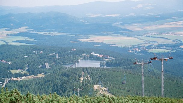 Štrbské pleso 5 Autor: Olaf1541 Zdroj: https://upload.wikimedia.org/wikipedia/commons/thumb/3/3b/Strbske_pleso.jpg/800px-Strbske_pleso.jpg