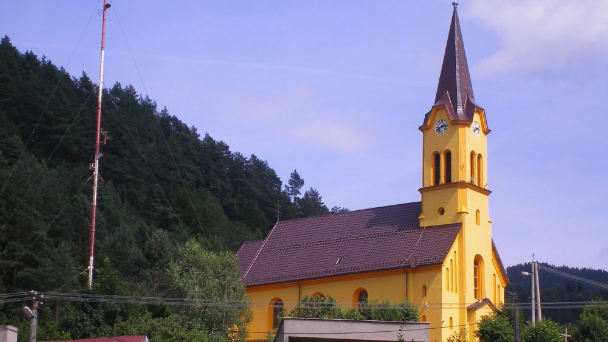 Kostol Nanebovzatia Panny Márie  Smolnická Huta 1 Zdroj: https://sk.wikipedia.org/wiki/Smoln%C3%ADcka_Huta