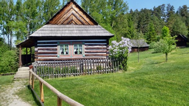 Skanzen Stará Ľubovňa Autor: Georges Jansoone (User:JoJan) Zdroj: https://upload.wikimedia.org/wikipedia/commons/e/ed/Spisska_Lubovna_019.jpg Skanzen Stará Ľubovňa Autor: Georges Jansoone (User:JoJan) Zdroj: https://upload.wikimedia.org/wikipedia/commons/e/ed/Spisska_Lubovna_019.jpg