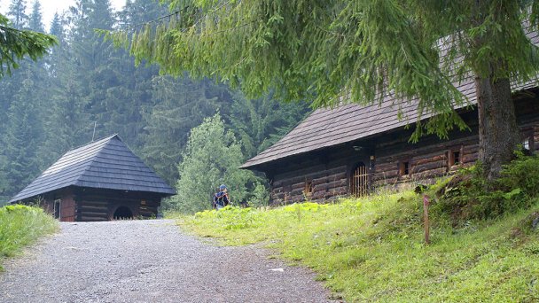 Skanzén Zuberec Autor: Dezidor Zdroj: https://sk.wikipedia.org/wiki/M%C3%BAzeum_oravskej_dediny