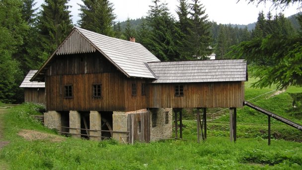 Skanzen Vychylovka Autor: Pecik Zdroj: https://upload.wikimedia.org/wikipedia/commons/thumb/1/10/Vychylovka4.jpg/1280px-Vychylovka4.jpg