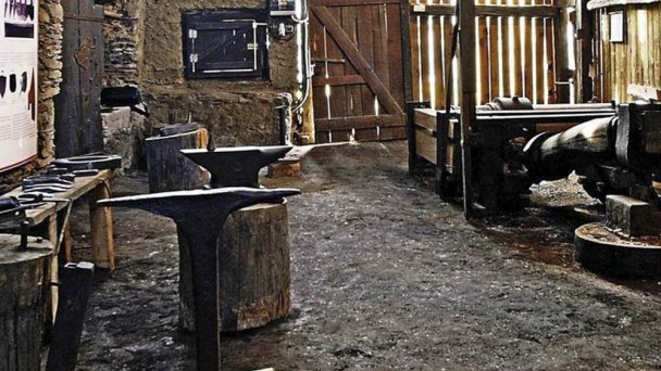 Hámor v Medzeve 3 Autor: Bartolomej Cisár Zdroj: http://www.vypadni.sk/sk/hamor-v-medzeve