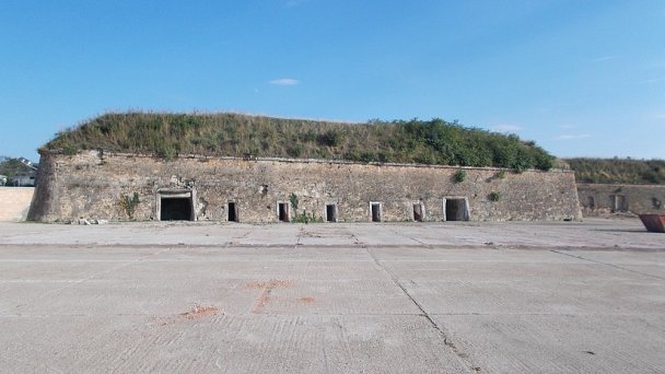 Pevnosť Komárno Autor: Globetrotter19 Zdroj: https://upload.wikimedia.org/wikipedia/commons/c/ca/North_Bastion%2C_Old_Fortress_in_Kom%C3%A1rno.jpg Pevnosť Komárno Autor: Globetrotter19 Zdroj: https://upload.wikimedia.org/wikipedia/commons/c/ca/North_Bastion%2C_Old_Fortress_in_Kom%C3%A1rno.jpg