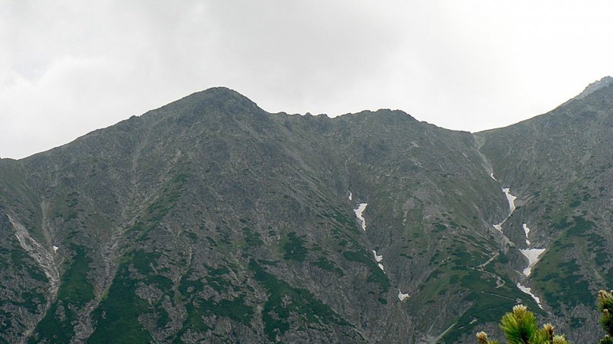Túra na Veľkú Svišťovku zo Starého Smokovca 1 Autor: Krzysztof Dudzik Zdroj: https://sk.wikipedia.org/wiki/Ve%C4%BEk%C3%A1_Svi%C5%A1%C5%A5ovka#/media/S%C3%BAbor:Rakuska_Czuba.jpg