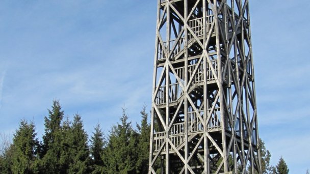 Rozhledna na Velkém Lopeníku Autor: Radek Linner Zdroj: https://sk.wikipedia.org/wiki/Ve%C4%BEk%C3%BD_Lopen%C3%ADk#/media/S%C3%BAbor:Velky_Lopenik_rozhledna_01.jpg Rozhledna na Velkém Lopeníku Autor: Radek Linner Zdroj: https://sk.wikipedia.org/wiki/Ve%C4%BEk%C3%BD_Lopen%C3%ADk#/media/S%C3%BAbor:Velky_Lopenik_rozhledna_01.jpg