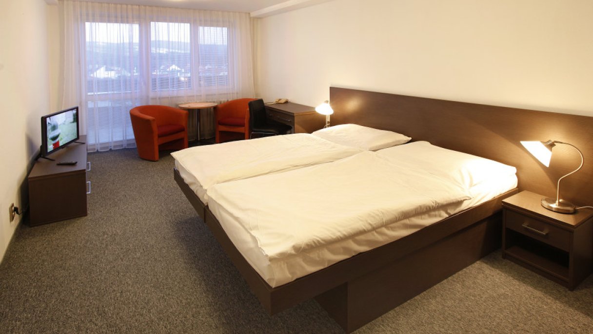 Hotel Máj *** Piešťany 2 Hotel Máj *** Piešťany 2