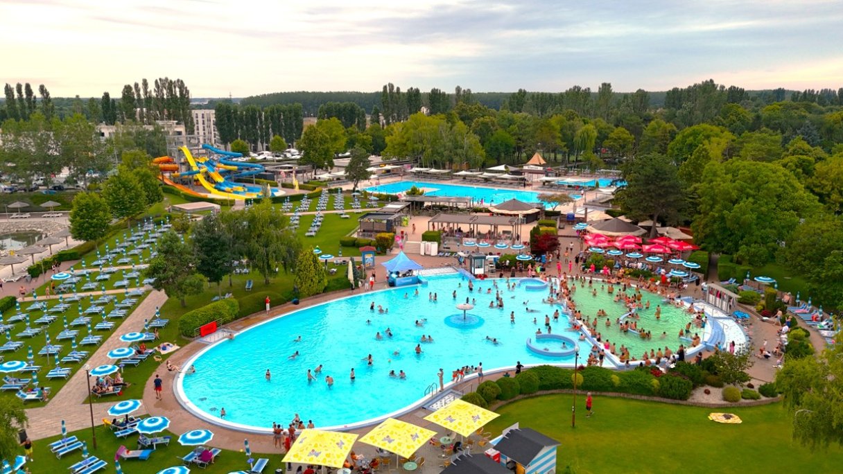 Thermalpark Classic s polpenziou a vstupom do vnútorných a vonkajších bazénov 1 Thermalpark Classic s polpenziou a vstupom do vnútorných a vonkajších bazénov 1