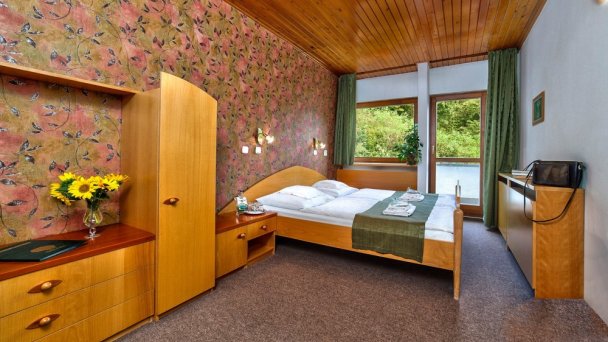 Hotel Flóra *** Trenčianske Teplice 15 Hotel Flóra *** Trenčianske Teplice 15