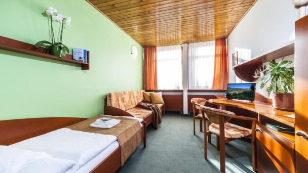Hotel Flóra *** Trenčianske Teplice 19 Hotel Flóra *** Trenčianske Teplice 19