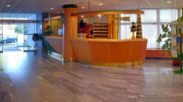 Hotel Flóra *** Trenčianske Teplice 45 Hotel Flóra *** Trenčianske Teplice 45