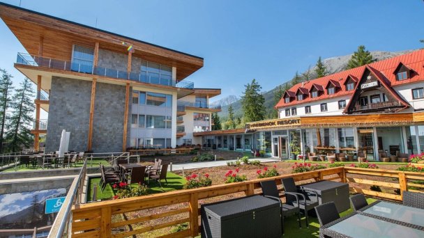 Pohľad zo zadnej strany Hrebienok Resortu Pohľad zo zadnej strany Hrebienok Resortu