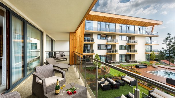 Výhľad z balkóna 4-hviezdičkovej časti Hrebienok Resortu Výhľad z balkóna 4-hviezdičkovej časti Hrebienok Resortu