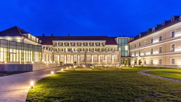 Kúpeľný hotel Royal Palace ***** 25